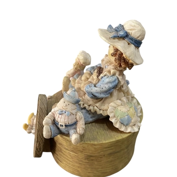 San Francisco Music Box Company - Tune: That's What Friends Are For - 1997 - Picture 5 of 9